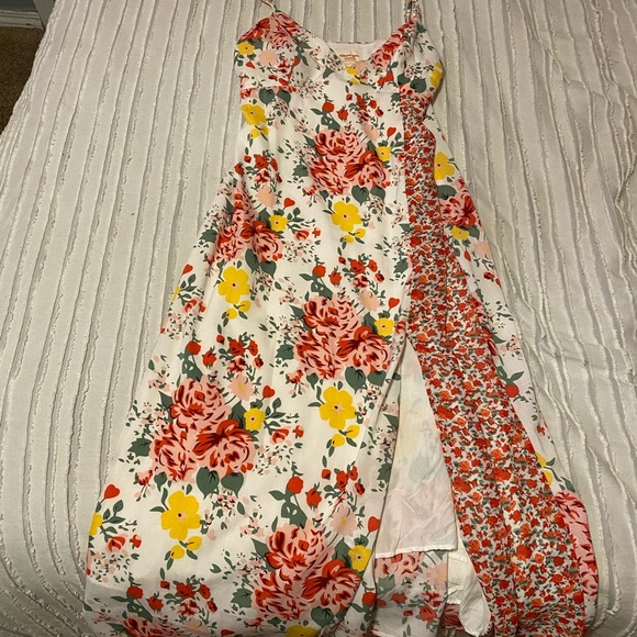 Dress - Picture 1 of 3